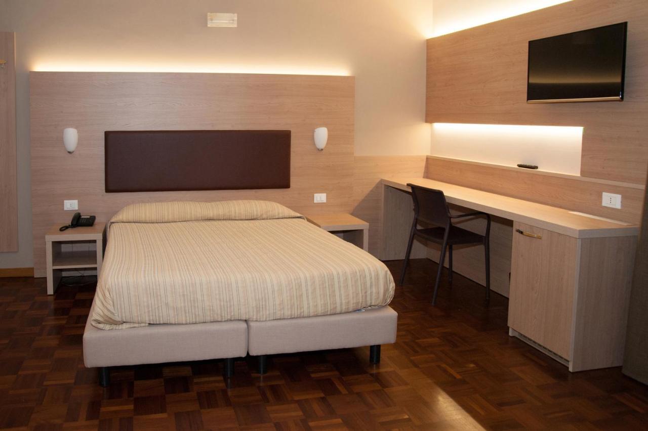 Hotel Buca Di Bacco Volta Mantovana Eksteriør billede